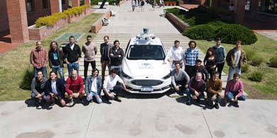 La Universidad de San Andrés presentó su auto autónomo 