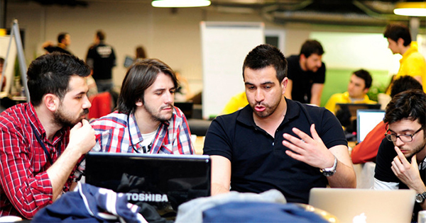Codo a Codo, el programa para capacitar y dar trabajo en software ... - CanalAR
