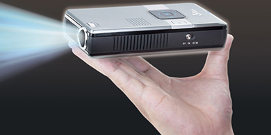 Genius lanz� un mini proyector