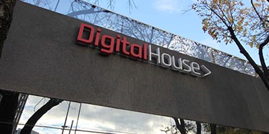 Positivo BGH equip todas las aulas de Digital House