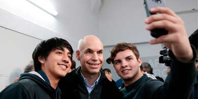 Larreta visit a alumnos de Aprend Programando: 